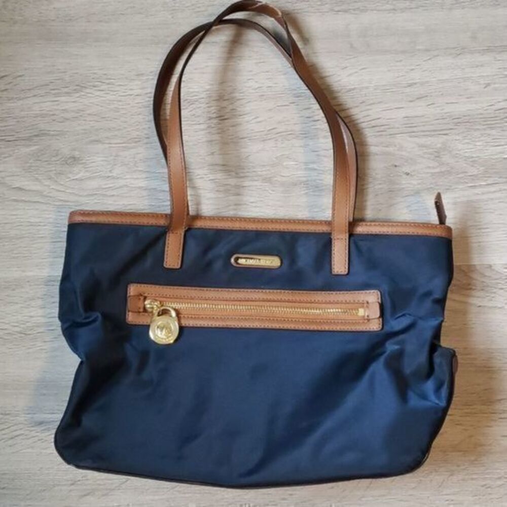 Michael Kors Kempton Purse